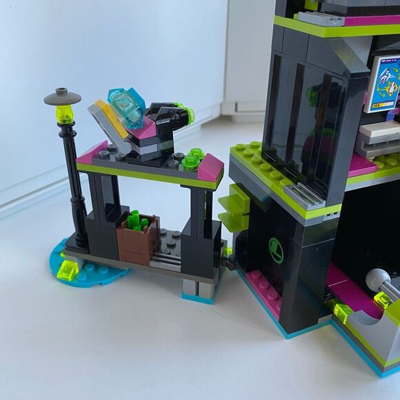 LEGO DC Super Hero Girls Lena Luthor Kryptomite Factory 41238 Building‎ Retired - Picture 8 of 12